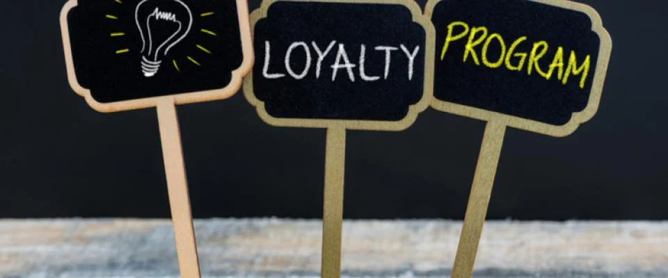A visual guide showcasing effective methods to cultivate customer loyalty and enhance brand relationships.