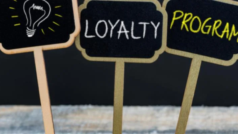 A visual guide showcasing effective methods to cultivate customer loyalty and enhance brand relationships.